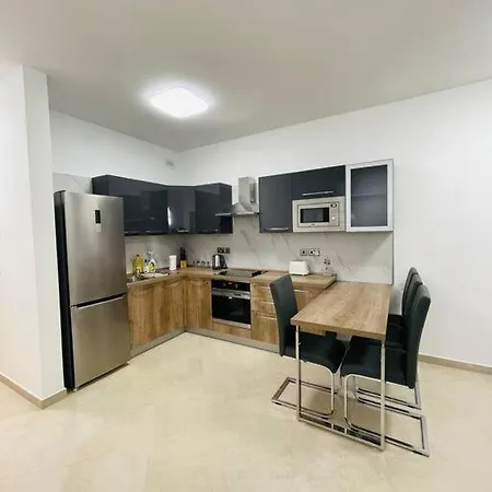New, Modern Ground Floor With Pool Għajnsielem
