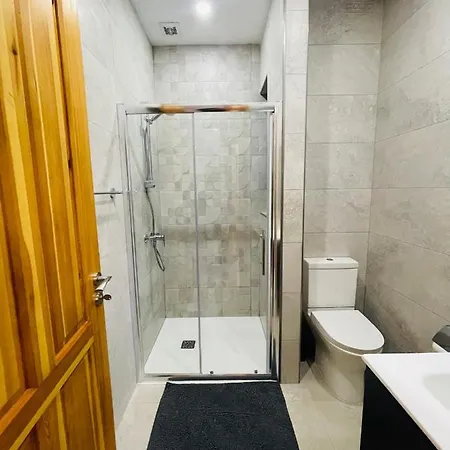 아파트 New, Modern Ground Floor With Pool