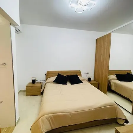 아파트 New, Modern Ground Floor With Pool