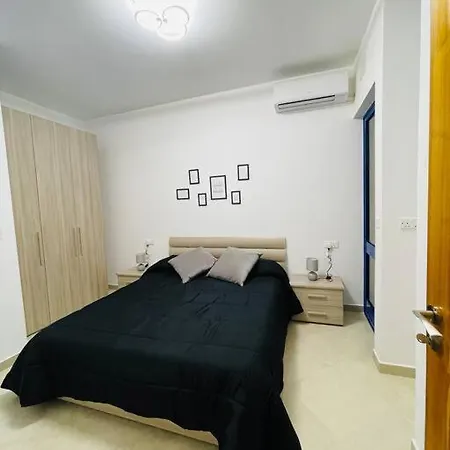 아파트 New, Modern Ground Floor With Pool Għajnsielem