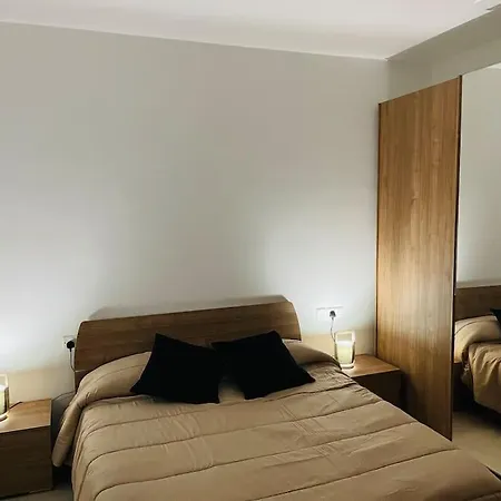 New, Modern Ground Floor With Pool *