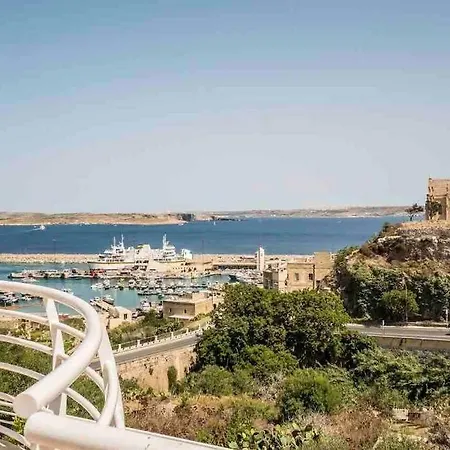 New, Modern Ground Floor With Pool *