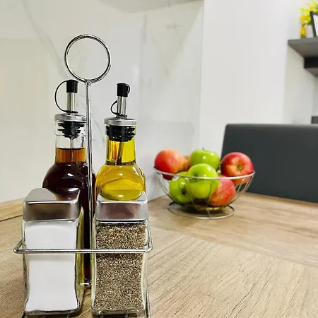 アパート New, Modern Ground Floor With Pool