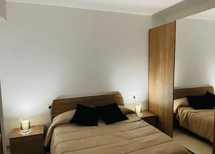 New, Modern Ground Floor With Pool *